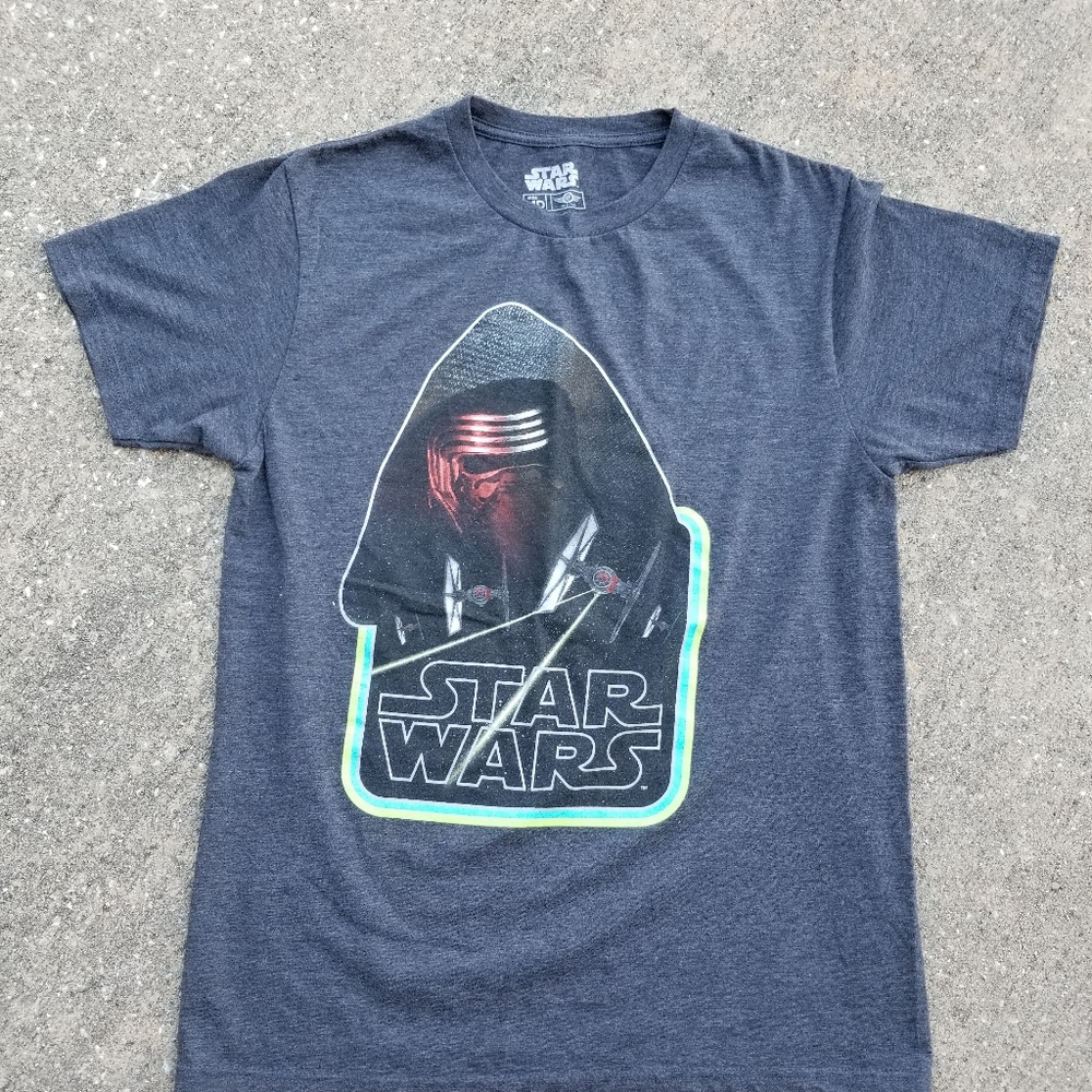 Official Star Wars "Kylo Ren" t-shirt - medium